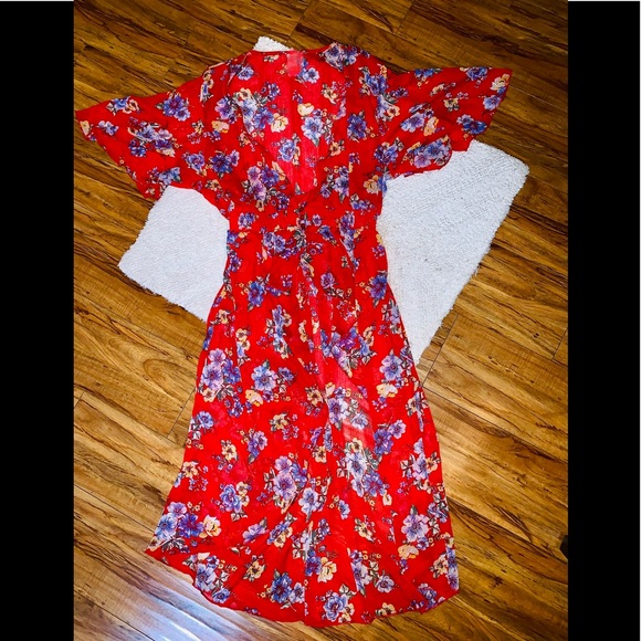 NWOT Beautiful floral button maxi kimono - Picture 9 of 10